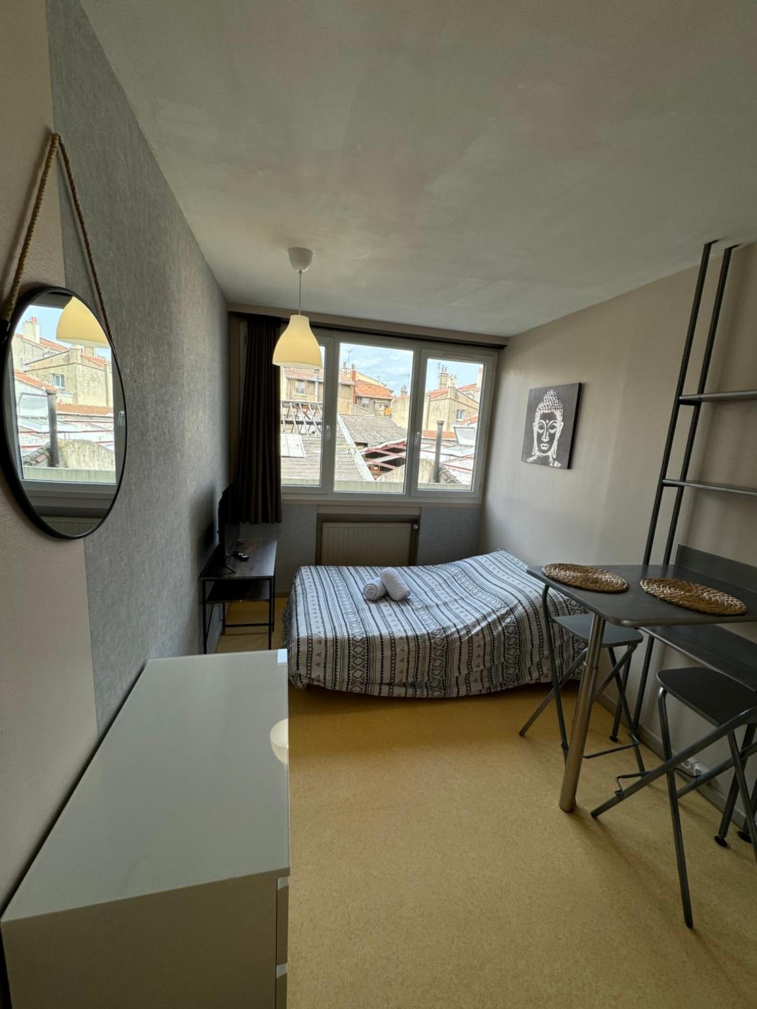 Appartement Au Centre De Valence Studio 5 Buitenkant foto